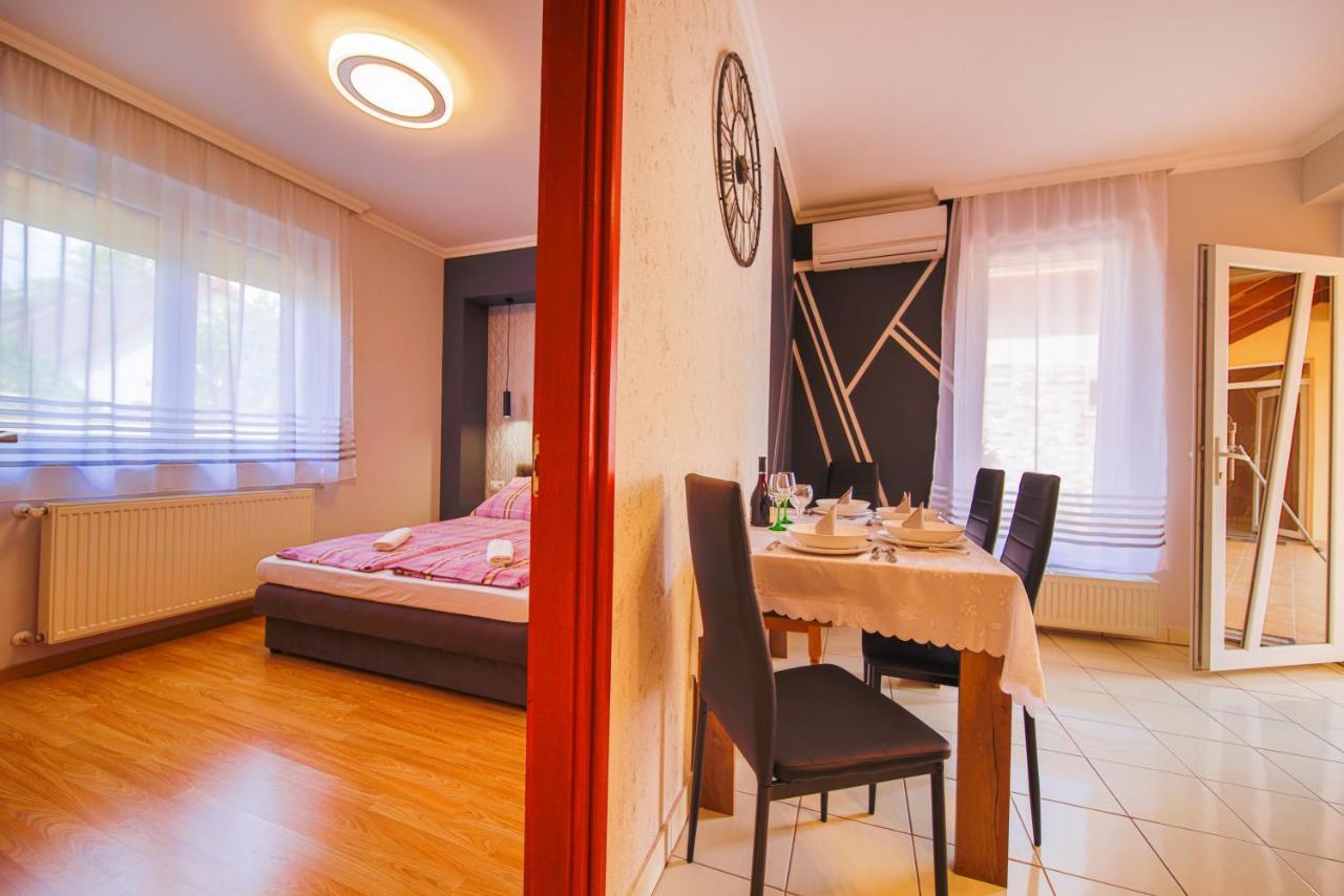 Kalvin Utcai Apartmanok Гайдусобосло Екстер'єр фото